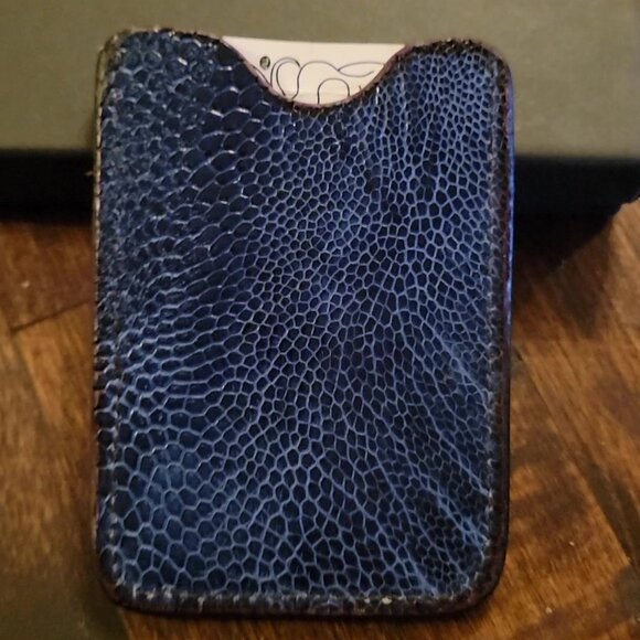 Pocket Money & Card Holder ā Butterfly Carved Leather with Blue Ostrich Leg Skin - Picture 4 of 5